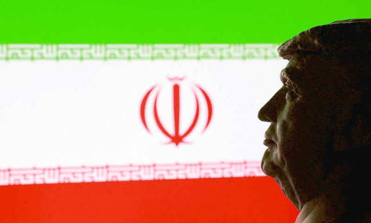 Trump weighs Iran strikes to inspire renewed protests